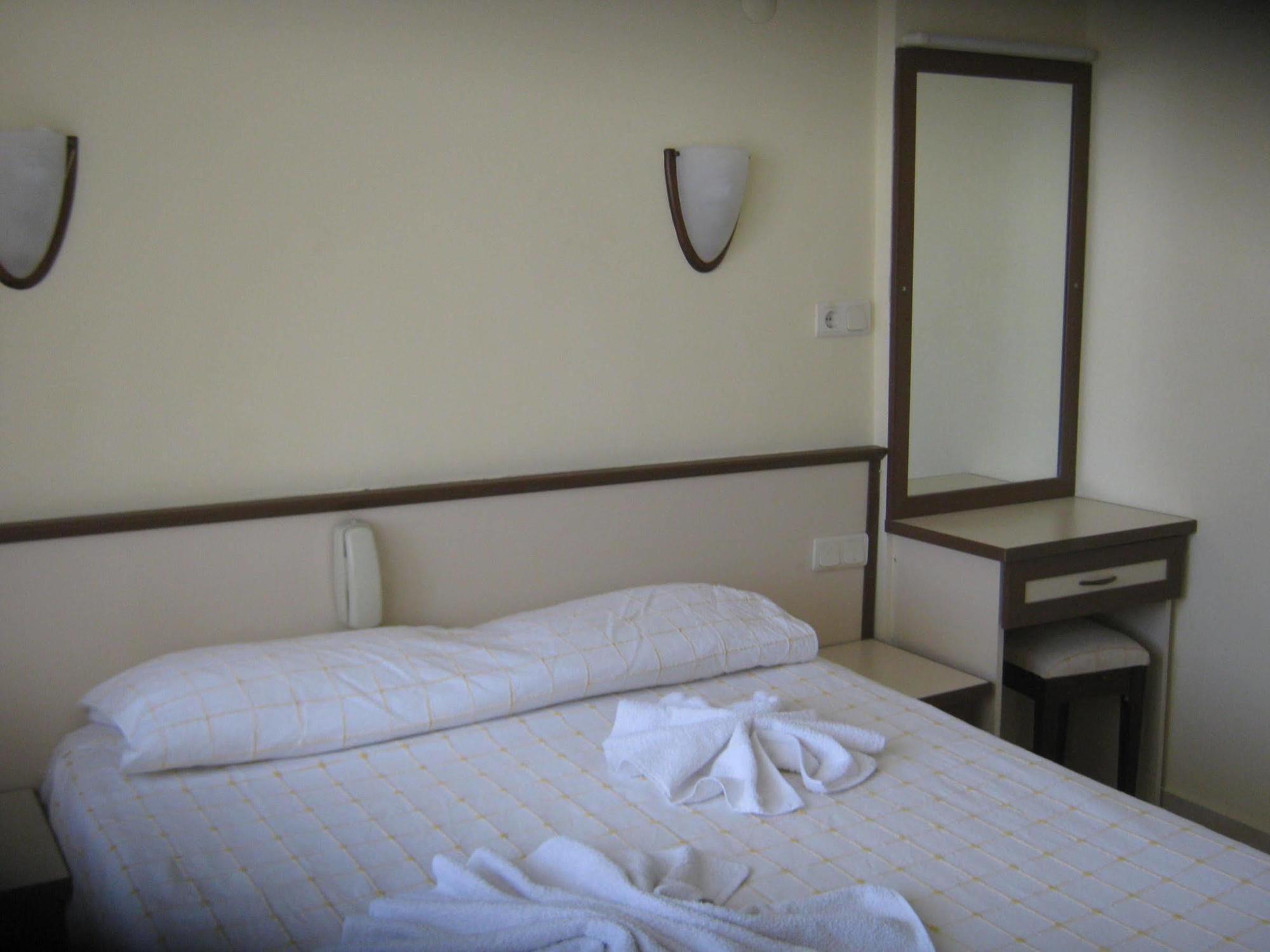 Oya Apartments คูซาดาซี ภายนอก รูปภาพ